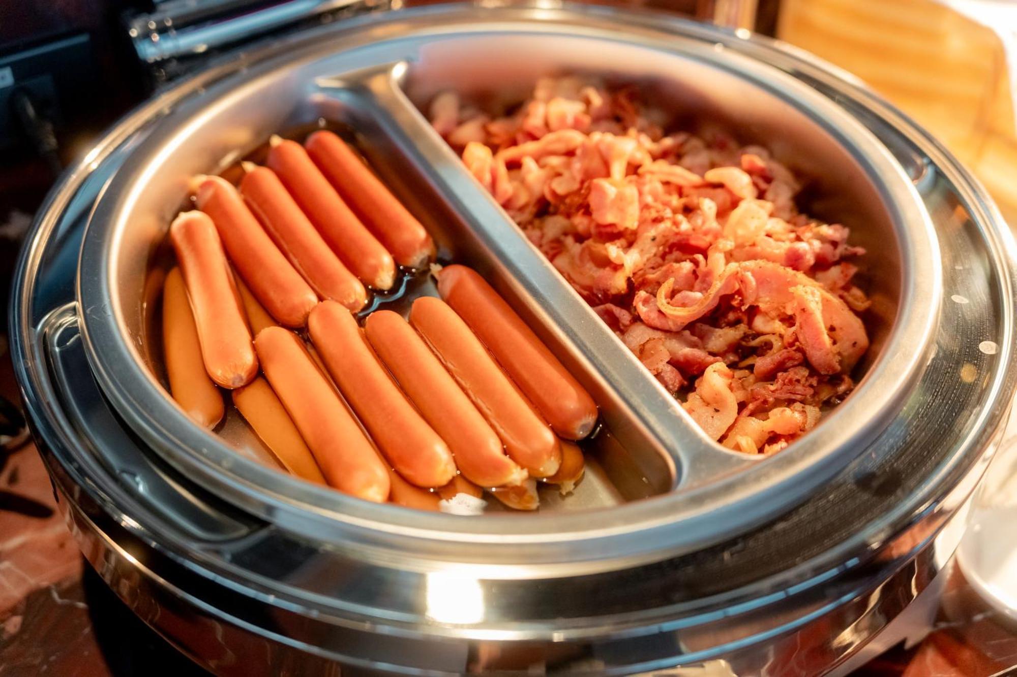 Отель Ascott Embassy Sathorn Бангкок Экстерьер фото A chafing dish with two compartments